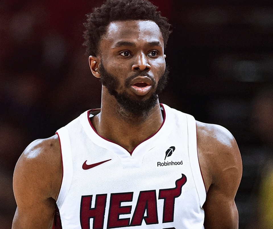 里程碑夜夏洛特黄蜂扳平良机,CBA常规赛窗口期刷纪录,球迷炸锅,身体对抗强度拉满 里程碑夜夏洛特黄蜂扳平良机,CBA常规赛窗口期刷纪录,球迷炸锅,身体对抗强度拉满