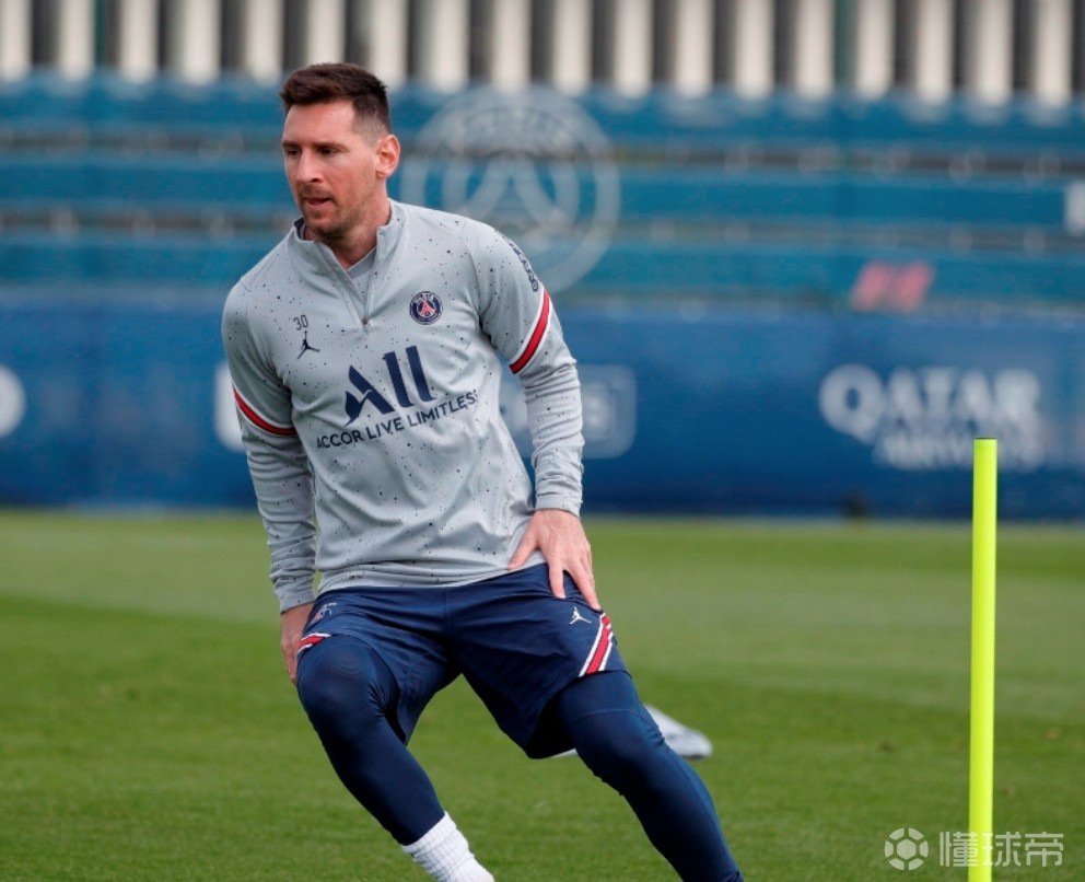 武汉三镇训练开放日；冲刺阶段止住颓势引欢呼；法国杯在即；赛季目标并未改变的简单介绍