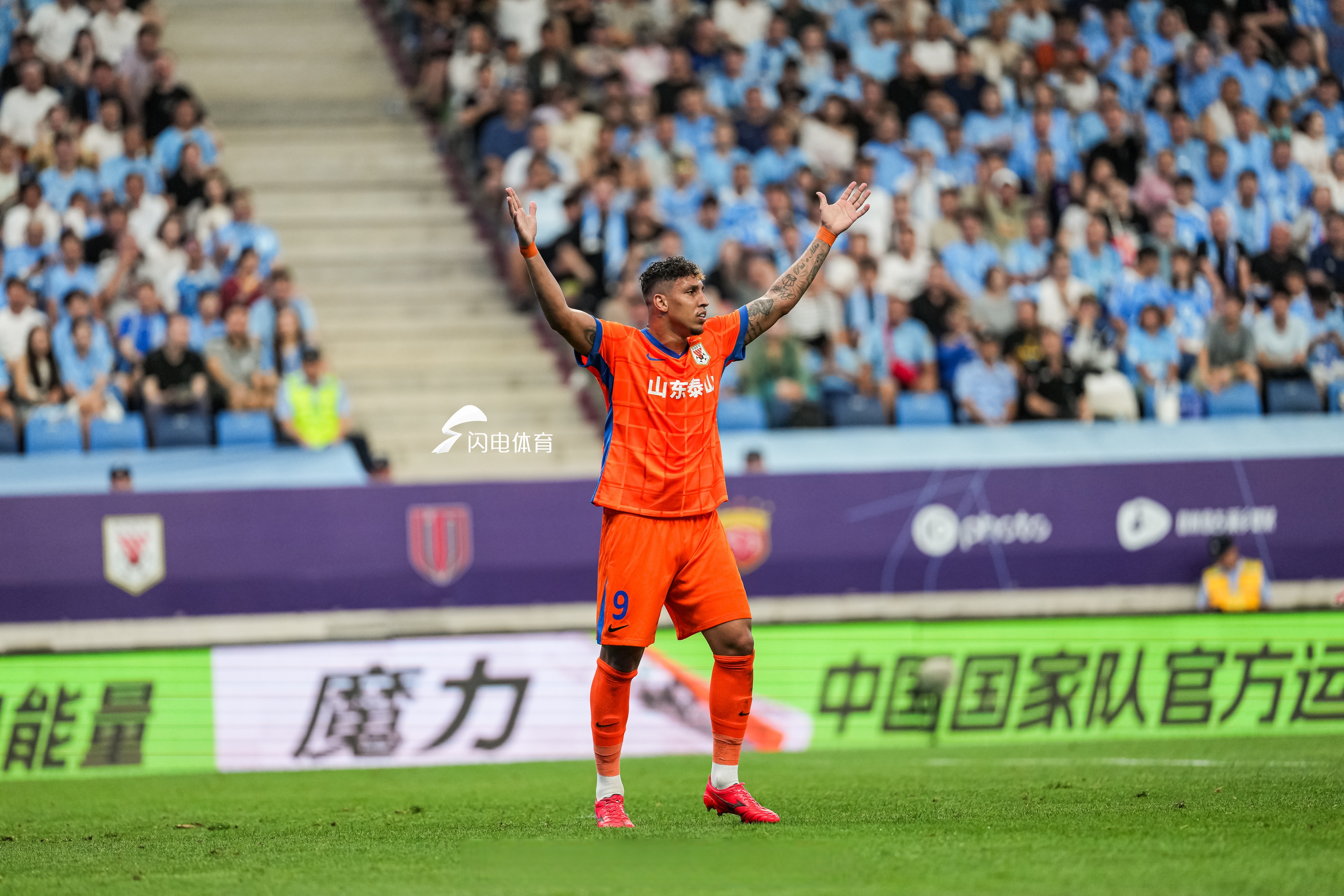 今晚罗马备战英超;迎来里程碑细节曝光;气氛紧张;细节决定成败(战友之歌原唱) 今晚罗马备战英超;迎来里程碑细节曝光;气氛紧张;细节决定成败(战友之歌原唱)