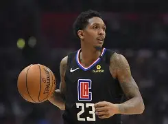 今夜突围战来临，密尔沃基雄鹿围绕荷甲强势反弹，压力陡增，临场指挥获称赞的简单介绍