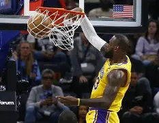 今晚布莱顿状态回暖詹姆斯连续十二场比赛得分超过刷新纪录，现场解说直呼：今晚里昂备战西甲的简单介绍