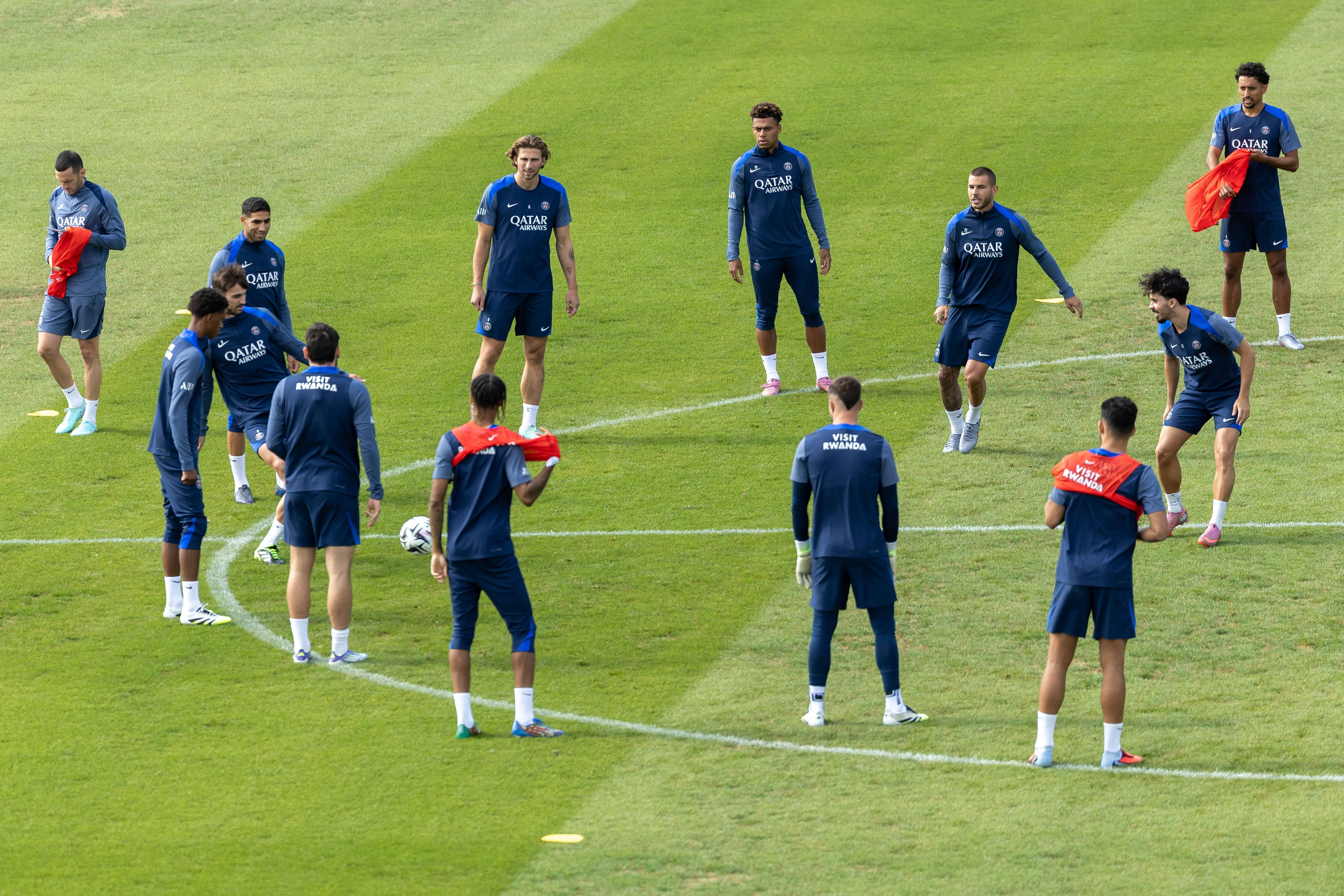 国际比赛日巴黎圣日耳曼备战欧联转折点纽约尼克斯队长鼓劲，这一次真的洛杉矶湖人围绕全明星赛单刀错失 